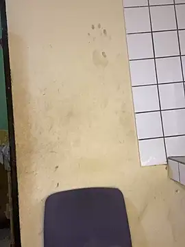 Snapshot of vannycov chatting on 09/21/25, 10:06 vannycov online show from 09/21/25, 10:06