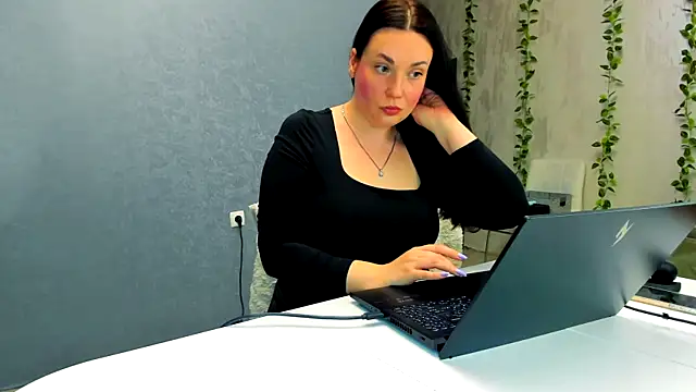 WorshipLilit online show from 04/10/26, 07:51