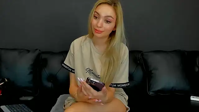 HaleySweet18 online show from 06/25/26, 05:12