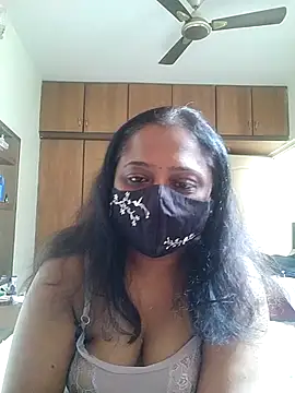 sexynayan23 online show from 02/18/26, 04:30