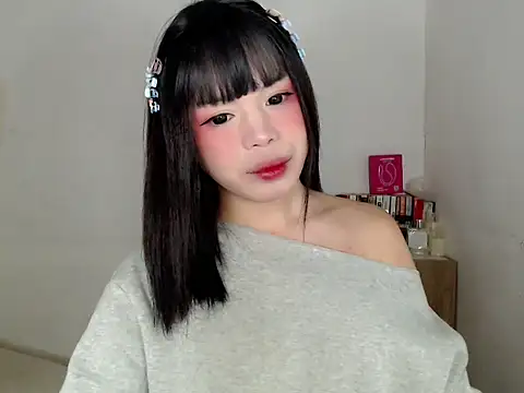 Snapshot of SweetCheska19 chatting on 05/28/26, 01:52 SweetCheska19 online show from 05/28/26, 01:52
