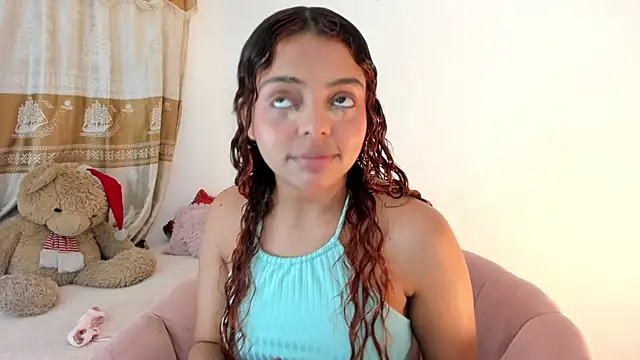 Snapshot of ValienteGirl_ chatting on 12/27/24, 05:20 ValienteGirl  online show from 12/27/24, 05:20