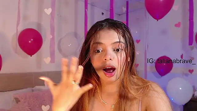 Snapshot of ValienteGirl_ chatting on 02/15/25, 01:21 ValienteGirl  online show from 02/15/25, 01:21