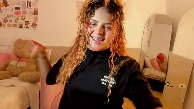 Snapshot of ValienteGirl_ chatting on 10/05/25, 07:34 ValienteGirl  online show from 10/05/25, 07:34