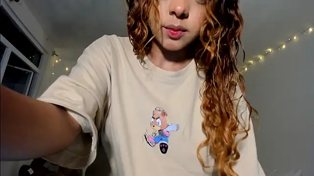 ValienteGirl  online show from 05/15/26, 02:07