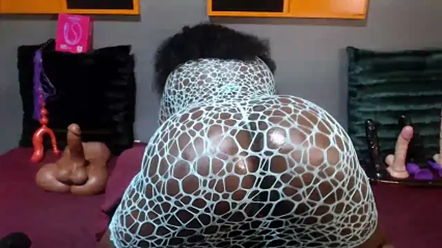 DarkNSpicy4U online show from 11/26/25, 04:13