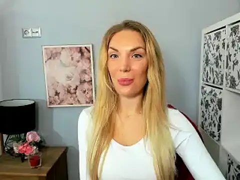 Snapshot of AulloraHoney chatting on 12/22/24, 09:22 AulloraHoney online show from 12/22/24, 09:22