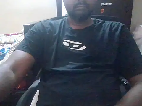 Snapshot of rajkumar147 chatting on 07/29/26, 09:24 rajkumar147 online show from 07/29/26, 09:24