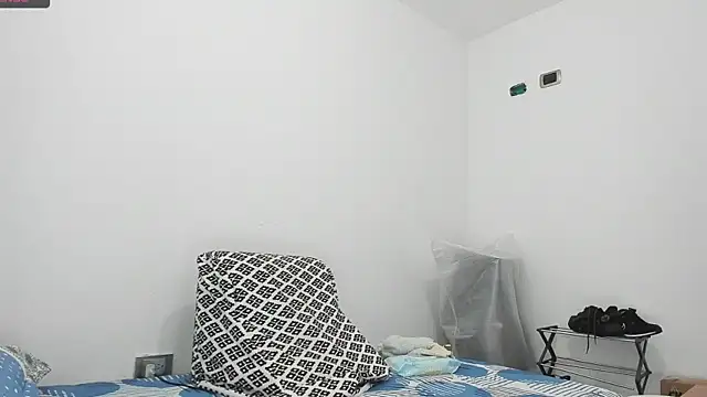 Snapshot of perla_jeff chatting on 02/05/25, 02:26 perla jeff online show from 02/05/25, 02:26