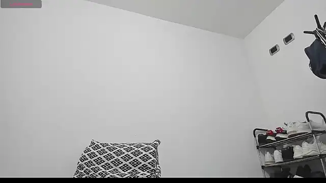 Snapshot of perla_jeff chatting on 10/16/25, 11:11 perla jeff online show from 10/16/25, 11:11