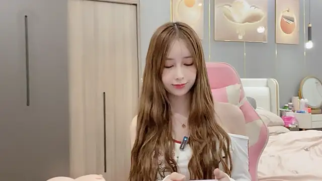 ANNA102 online show from 02/19/25, 03:27