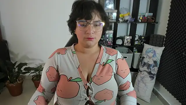 aika-dreams online show from 02/19/25, 01:28