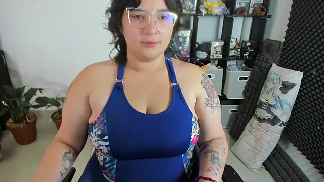 aika-dreams online show from 03/05/25, 12:33