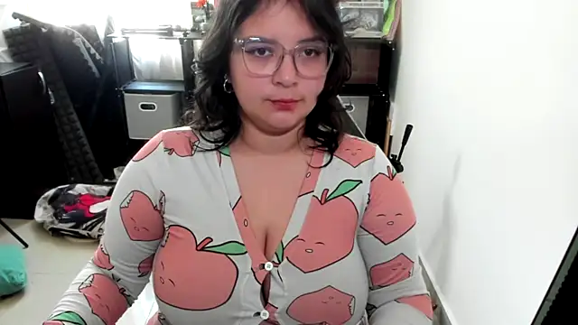 aika-dreams online show from 11/18/25, 01:04