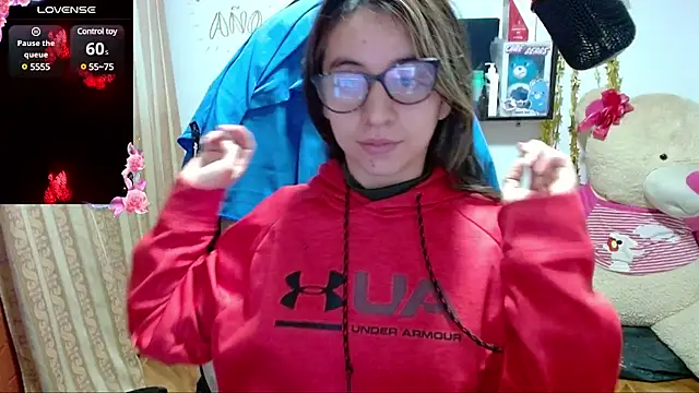 Snapshot of Maggie_Fox3 chatting on 01/04/25, 03:29 Maggie Fox3 online show from 01/04/25, 03:29