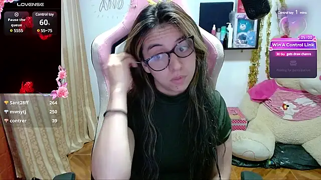 Snapshot of Maggie_Fox3 chatting on 01/04/25, 06:30 Maggie Fox3 online show from 01/04/25, 06:30