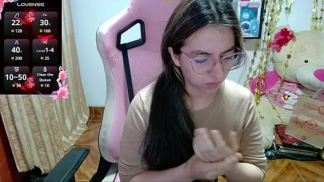 Snapshot of Maggie_Fox3 chatting on 01/24/25, 11:56 Maggie Fox3 online show from 01/24/25, 11:56