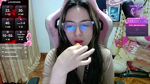 Snapshot of Maggie_Fox3 chatting on 01/25/25, 02:58 Maggie Fox3 online show from 01/25/25, 02:58