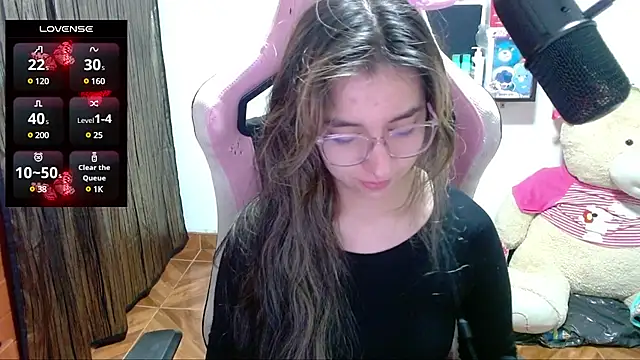Snapshot of Maggie_Fox3 chatting on 03/03/25, 02:26 Maggie Fox3 online show from 03/03/25, 02:26
