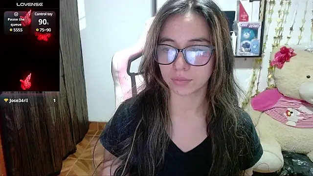 Snapshot of Maggie_Fox3 chatting on 03/21/25, 12:29 Maggie Fox3 online show from 03/21/25, 12:29