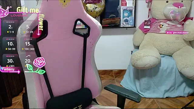 Snapshot of Maggie_Fox3 chatting on 09/26/25, 02:15 Maggie Fox3 online show from 09/26/25, 02:15