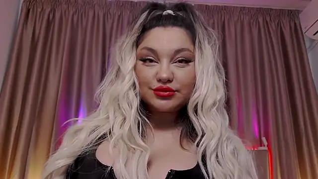 Larissa K online show from 10/24/25, 07:05