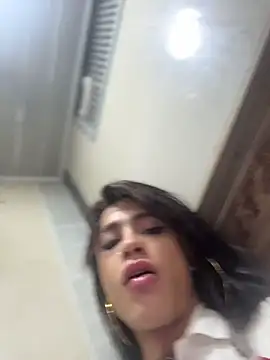 stormytt  online show from 11/28/25, 12:41