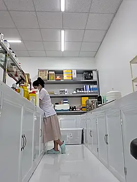 HinaLovely online show from 04/18/26, 03:43