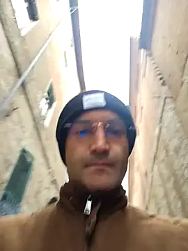 Snapshot of enricso chatting on 01/15/26, 01:37 enricso online show from 01/15/26, 01:37