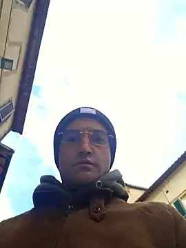 Snapshot of enricso chatting on 02/01/26, 02:15 enricso online show from 02/01/26, 02:15