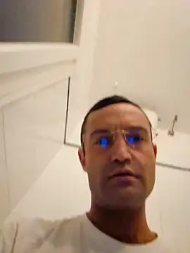 Snapshot of enricso chatting on 02/03/26, 05:07 enricso online show from 02/03/26, 05:07