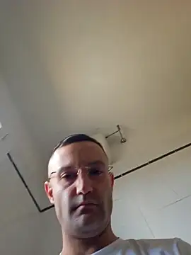 Snapshot of enricso chatting on 04/03/26, 01:20 enricso online show from 04/03/26, 01:20