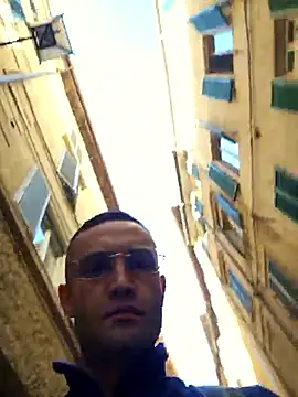 Snapshot of enricso chatting on 04/06/26, 01:23 enricso online show from 04/06/26, 01:23