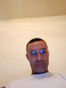 Snapshot of enricso chatting on 04/09/26, 12:54 enricso online show from 04/09/26, 12:54