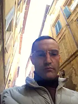 Snapshot of enricso chatting on 04/10/26, 12:43 enricso online show from 04/10/26, 12:43