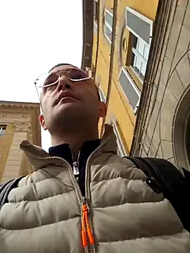 Snapshot of enricso chatting on 04/12/26, 12:43 enricso online show from 04/12/26, 12:43