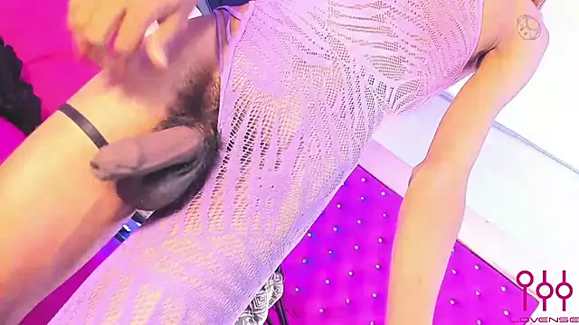 Snapshot of devorahorney chatting on 03/05/25, 10:44 devorahorney online show from 03/05/25, 10:44