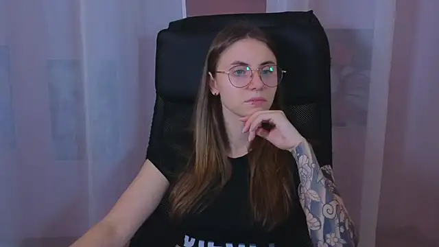  AnnaStark  online show from 03/05/25, 08:32