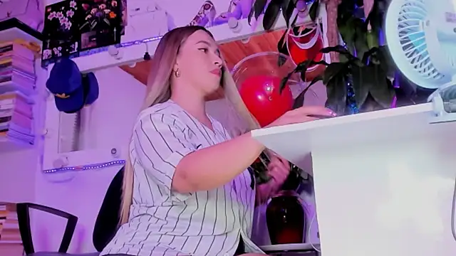  asscutebig  online show from 02/22/26, 04:57