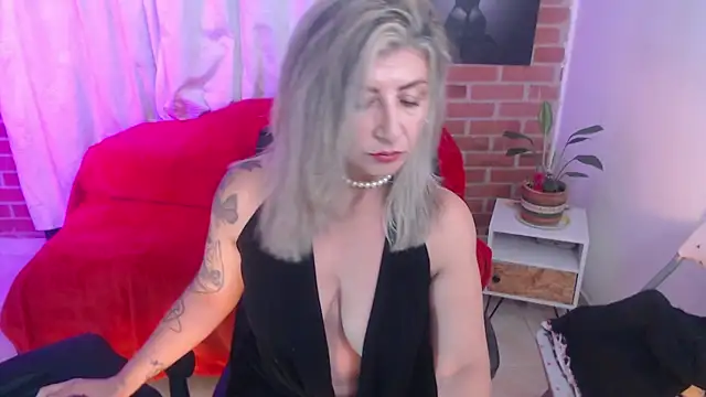 agnes blackmoree online show from 02/15/26, 03:25