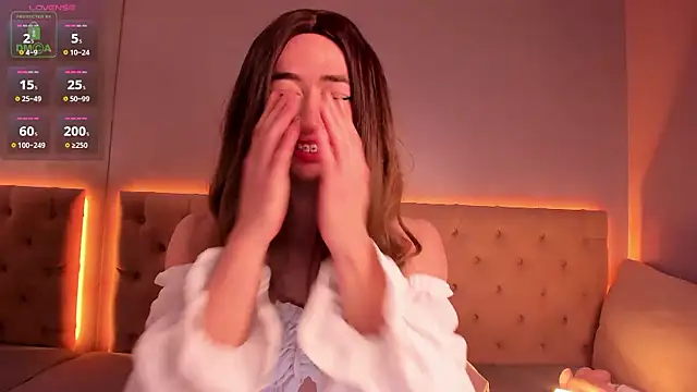 NickieRainer online show from 10/10/25, 04:33