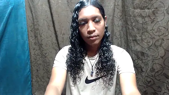 shairaStarr online show from 10/18/25, 02:58