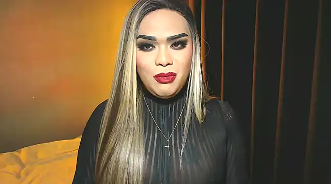 Snapshot of VictoriaEliz chatting on 12/15/24, 01:57 VictoriaEliz online show from 12/15/24, 01:57