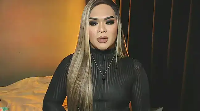 Snapshot of VictoriaEliz chatting on 12/21/24, 01:47 VictoriaEliz online show from 12/21/24, 01:47