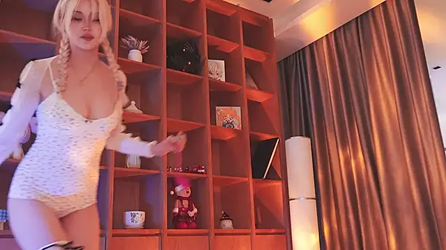 hyun chia online show from 10/22/25, 09:36