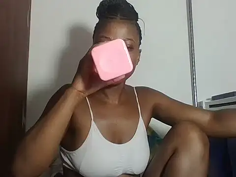 Snapshot of Sweetbaby004 chatting on 02/09/26, 05:28 Sweetbaby004 online show from 02/09/26, 05:28