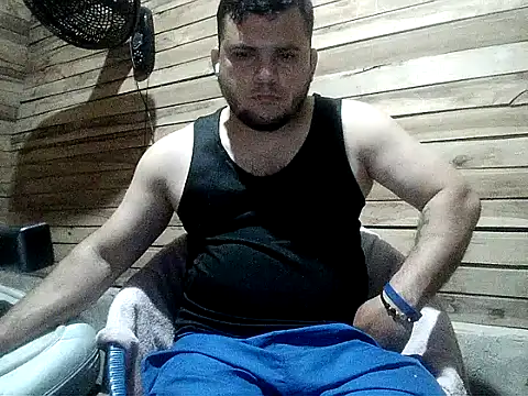 Snapshot of Arcangel_05 chatting on 05/06/26, 05:14 Arcangel 05 online show from 05/06/26, 05:14