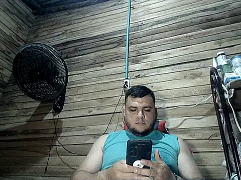Snapshot of Arcangel_05 chatting on 05/21/26, 04:19 Arcangel 05 online show from 05/21/26, 04:19