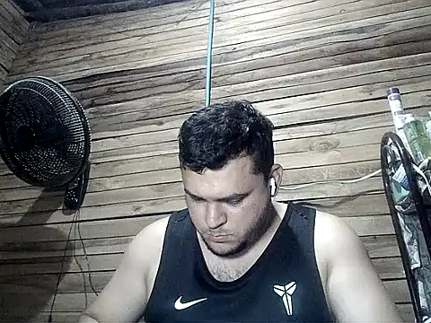 Snapshot of Arcangel_05 chatting on 06/19/26, 04:39 Arcangel 05 online show from 06/19/26, 04:39