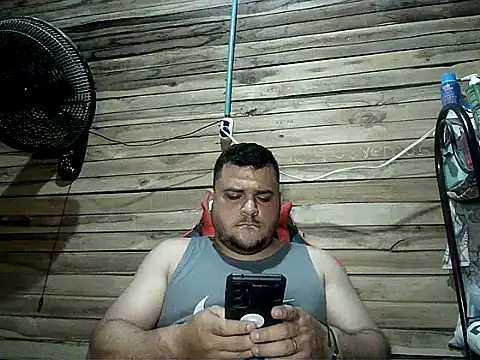 Snapshot of Arcangel_05 chatting on 06/25/26, 05:23 Arcangel 05 online show from 06/25/26, 05:23